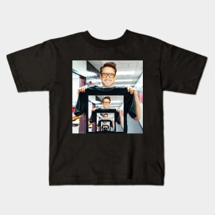 The same Robert Downey Jr pic photoshopped everywhere 5 - inception Kids T-Shirt